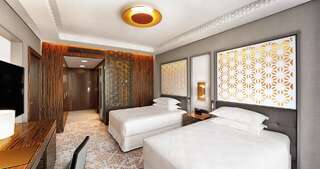 Отель Sheraton Nur-Sultan Hotel Нур-Султан Клубный номер с 2 двуспальными кроватями, доступ в клубный лаундж-2
